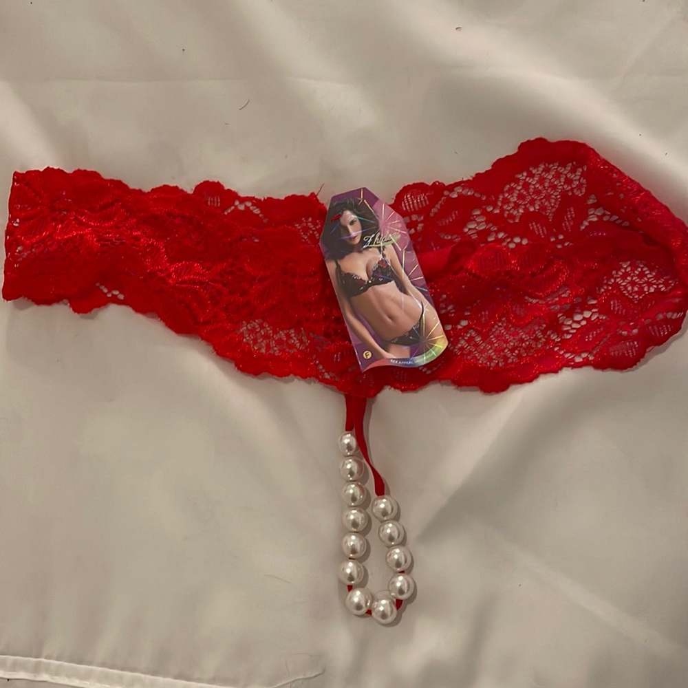 Pearl lace thong